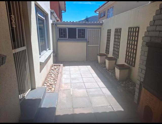 3 BEDROOM DUPLEX FOR SALE IN PAROW NORTH